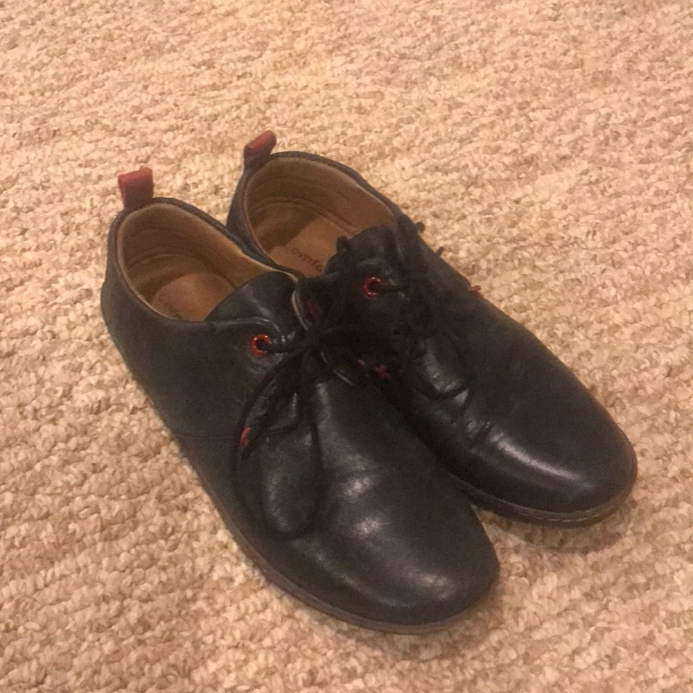 Comfortiva shoes size 9